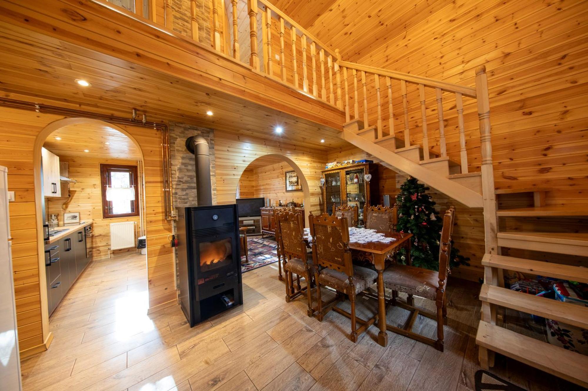 Cabana Adrienne Izvoru Mureşului Extérieur photo